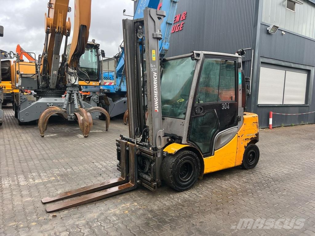 Jungheinrich TFG 435 S LPG forklifts