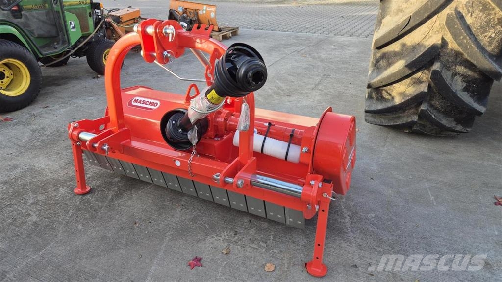 Maschio BARBI 140 MECH. SEITENVERSCHIEBUNG + GELENKWELLE Falciatrici/cimatrici per pascoli