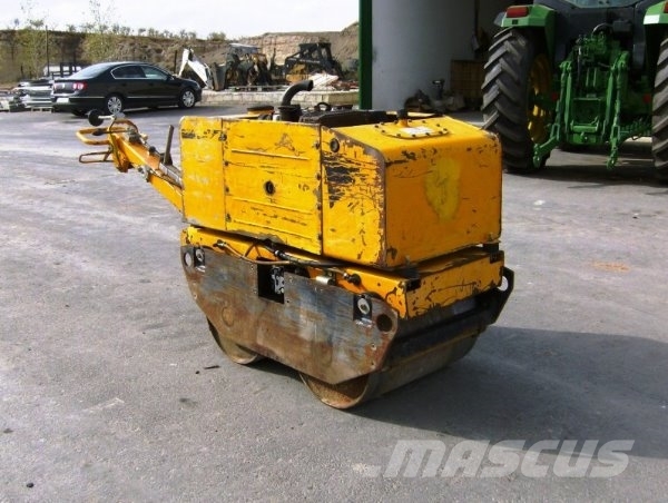 JCB VDM62 牽引式ローラ