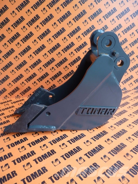 TOMAR Łyżka kopiąca 18 cm z zębami JCB 8014, 8015 Łyżki do koparek