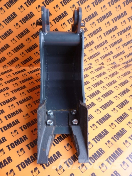 TOMAR Łyżka kopiąca 18 cm z zębami JCB 8014, 8015 Łyżki do koparek