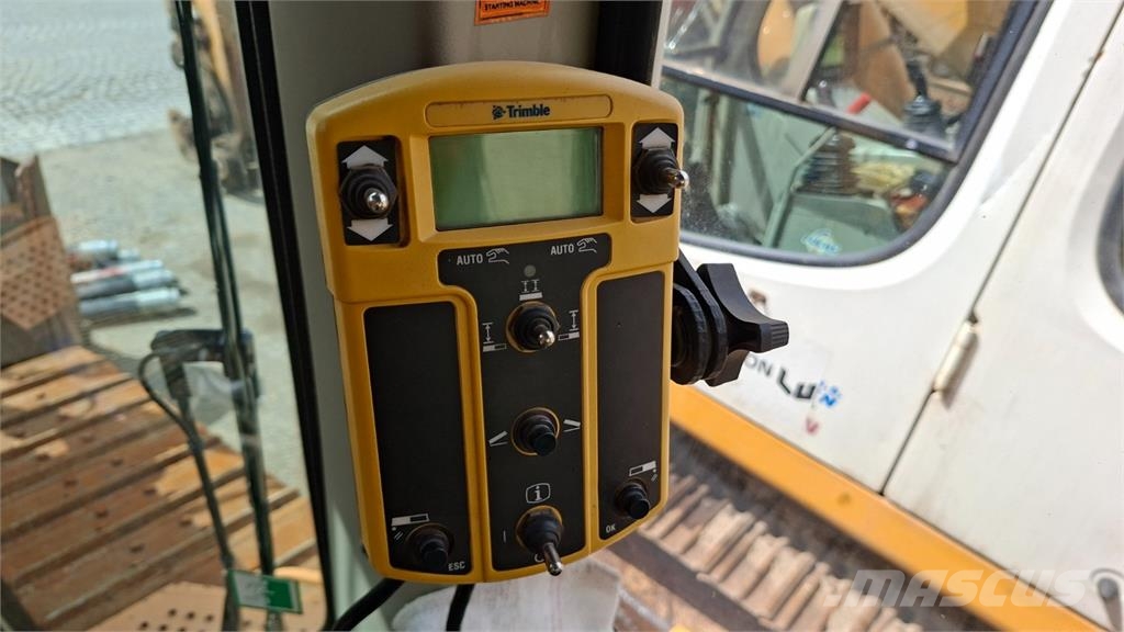 Liebherr PR 724 XL + TRIMBLE Anlegg - Annet