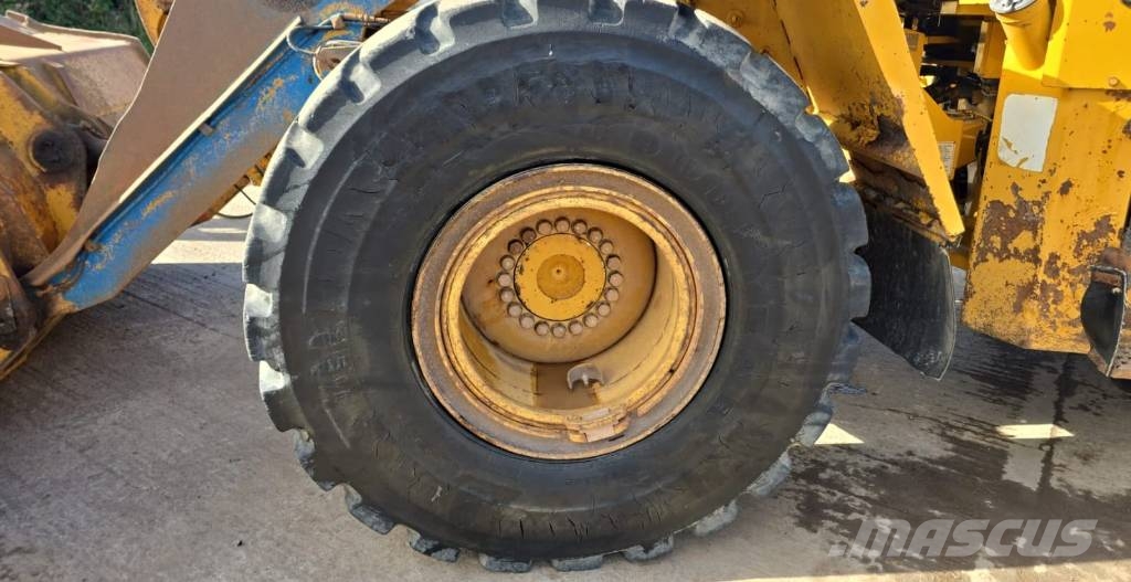 CAT 962 G Kolesni nakladalci