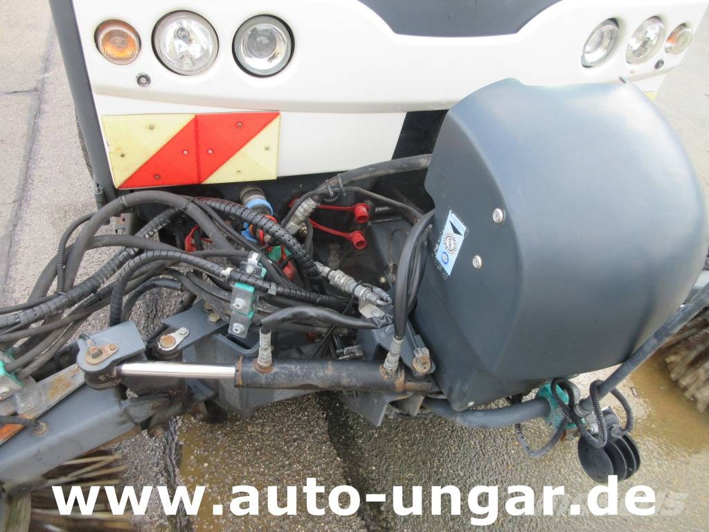 Hako CityMaster CM 2000 Bj. 2015 2-Besen-System 4-Rad L كناسات