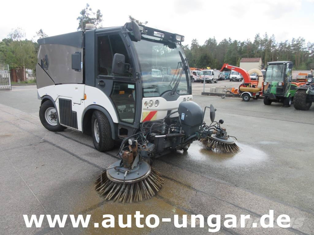 Hako CityMaster CM 2000 Bj. 2015 2-Besen-System 4-Rad L كناسات