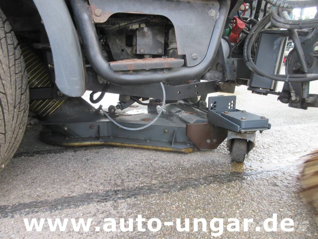 Hako CityMaster CM 2000 Bj. 2015 2-Besen-System 4-Rad L كناسات