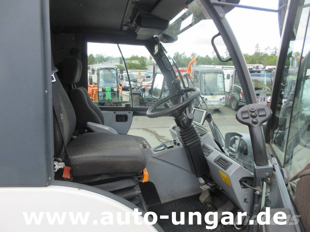 Hako CityMaster CM 2000 Bj. 2015 2-Besen-System 4-Rad L كناسات
