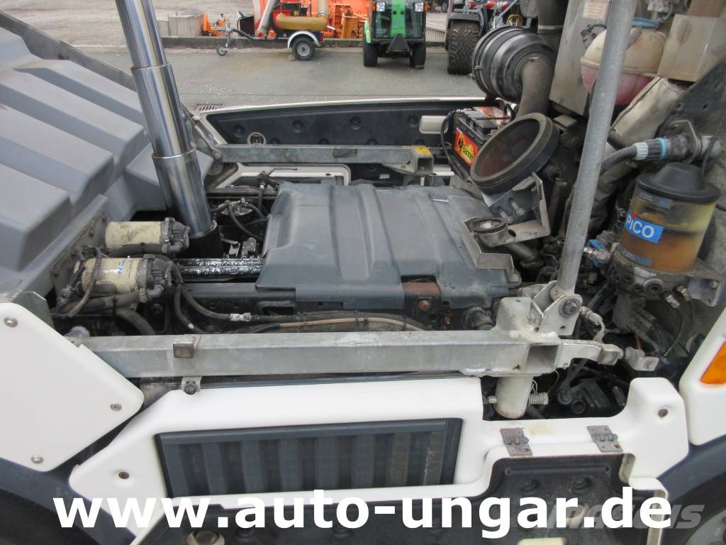 Hako CityMaster CM 2000 Bj. 2015 2-Besen-System 4-Rad L كناسات