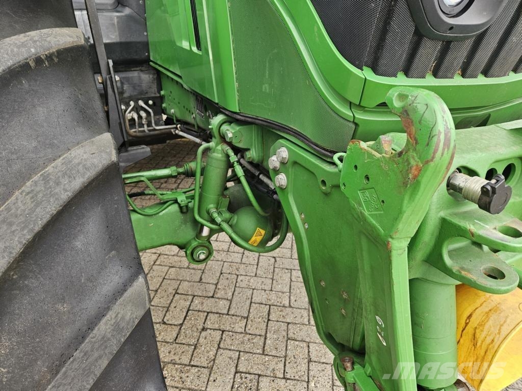 John Deere 6250R Traktorok