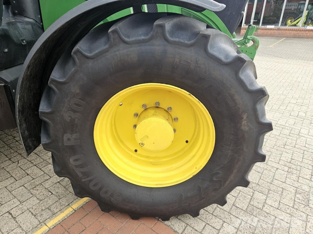 John Deere 6250R Traktorok