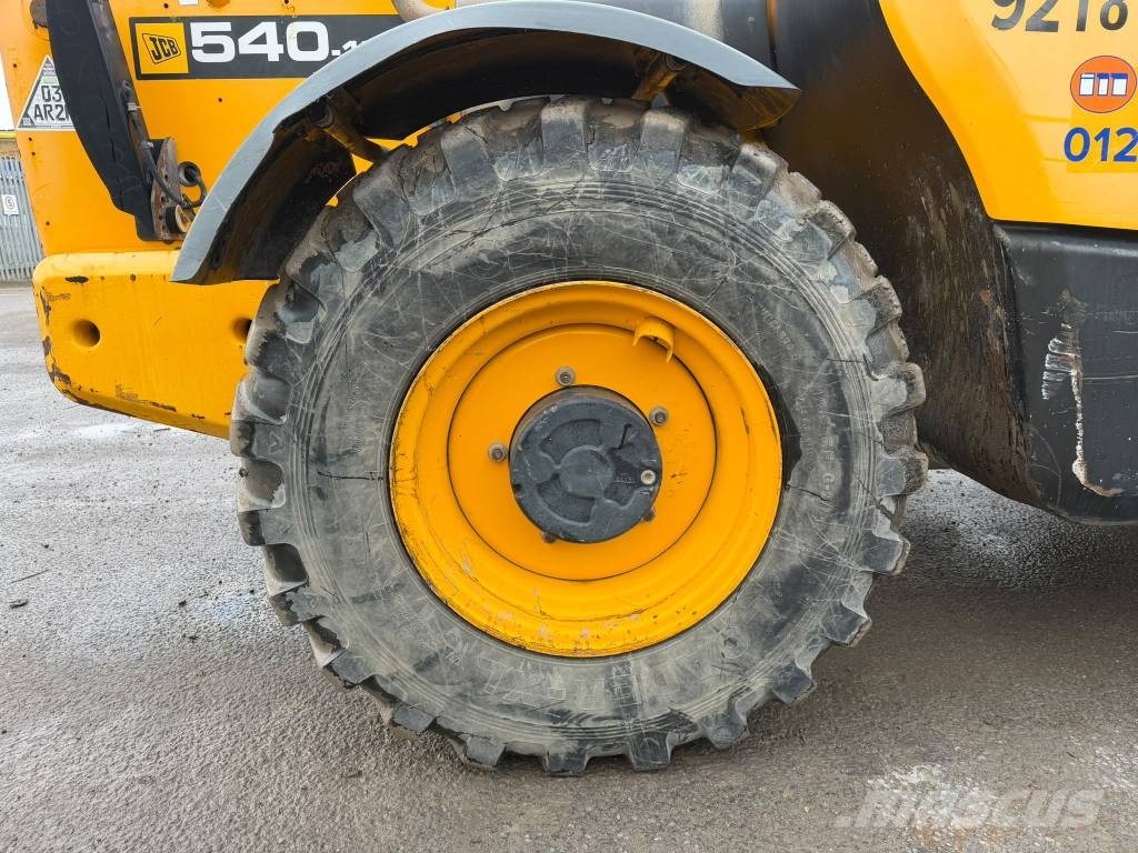 JCB 540-180 مناولات متداخلة