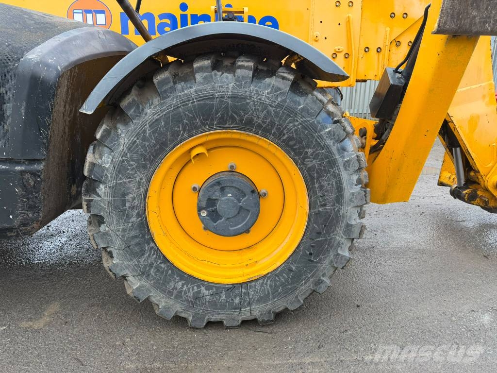 JCB 540-180 مناولات متداخلة