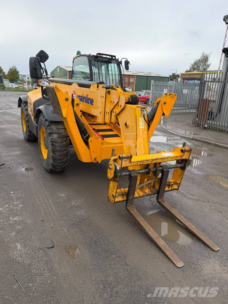 JCB 540-180 مناولات متداخلة