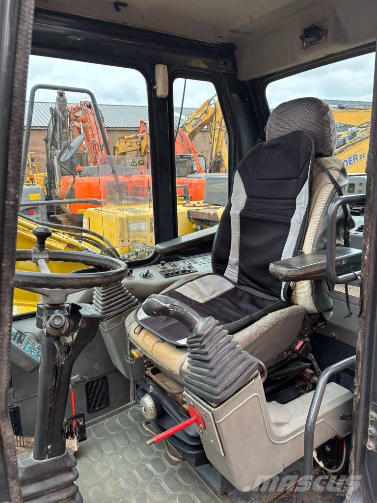 Komatsu PW130-6 Hjulgravere