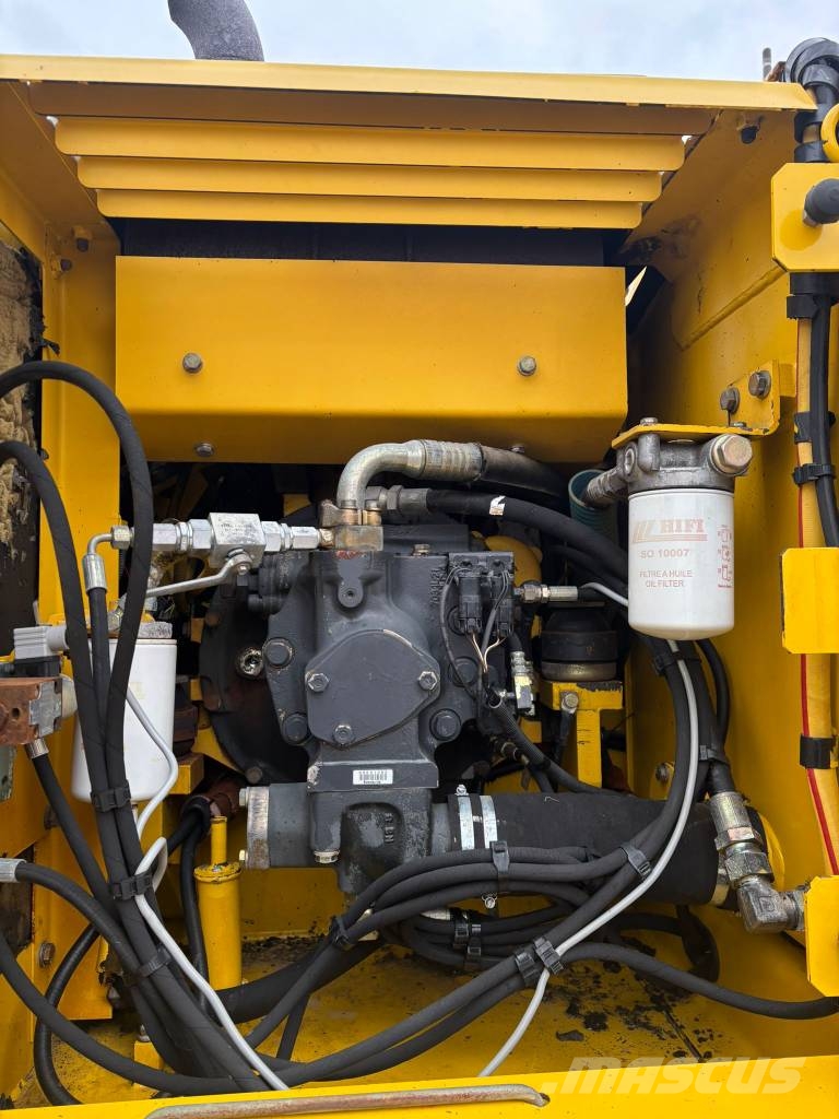 Komatsu PW130-6 Hjulgravere