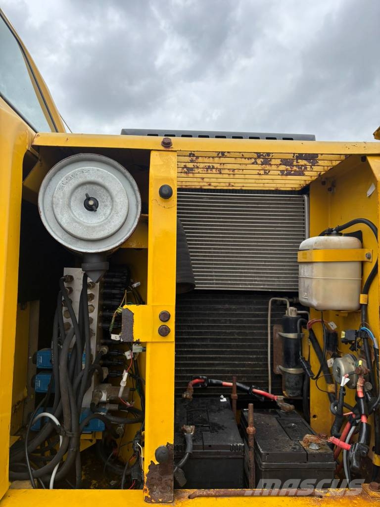 Komatsu PW130-6 Hjulgravere