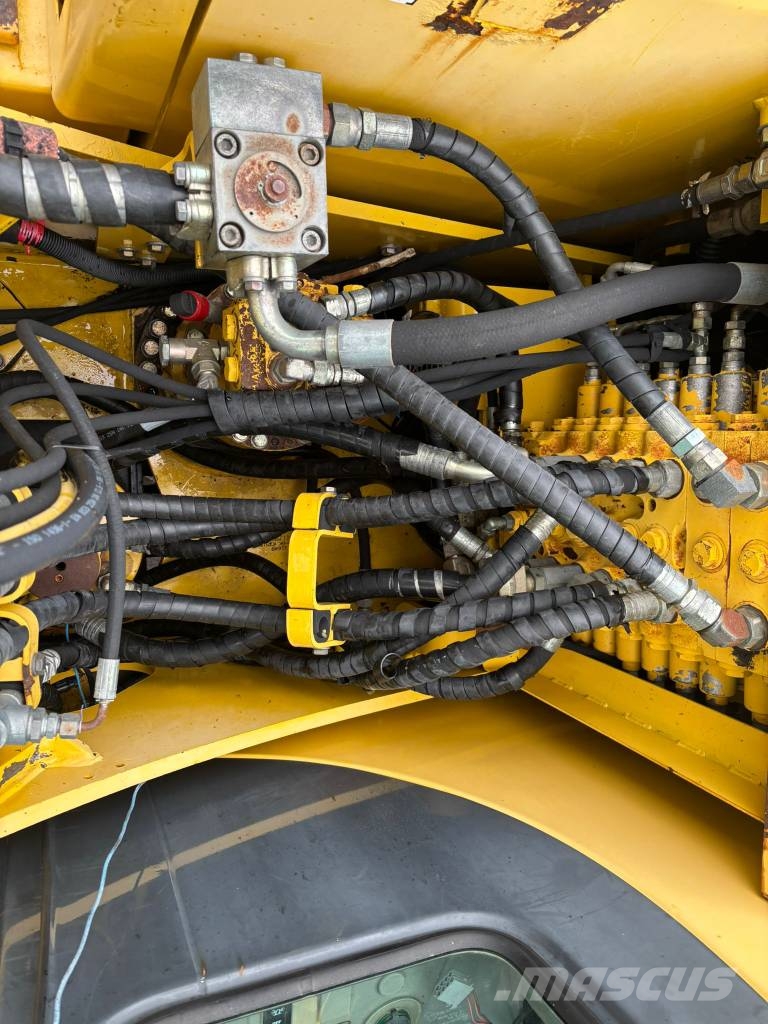 Komatsu PW130-6 Hjulgravere