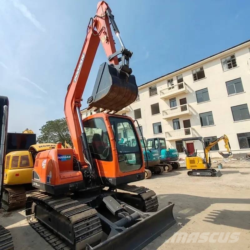 Doosan DX 75 Crawler excavators