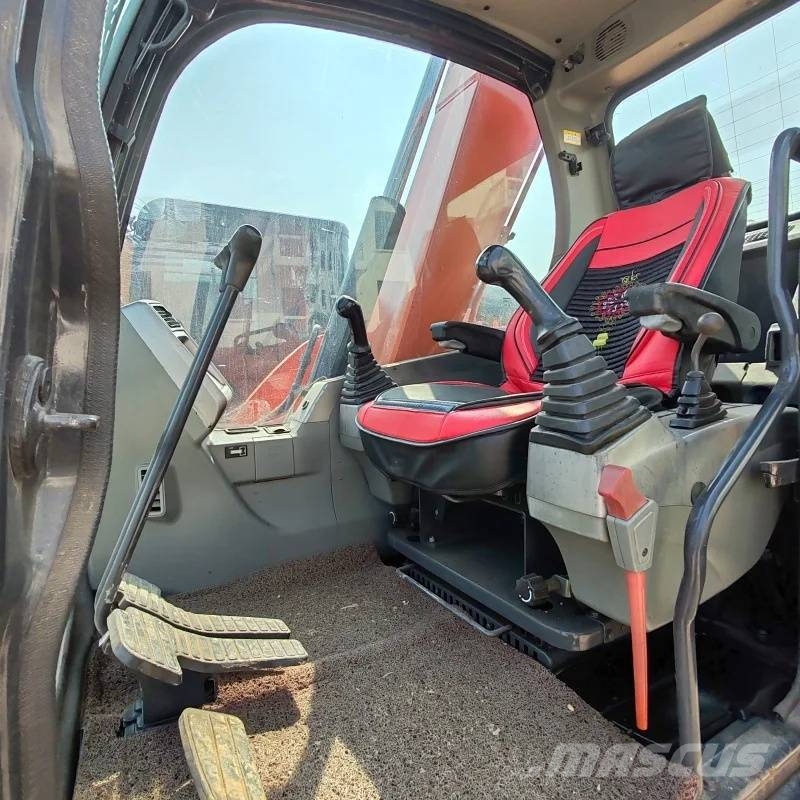 Doosan DX 75 Crawler excavators