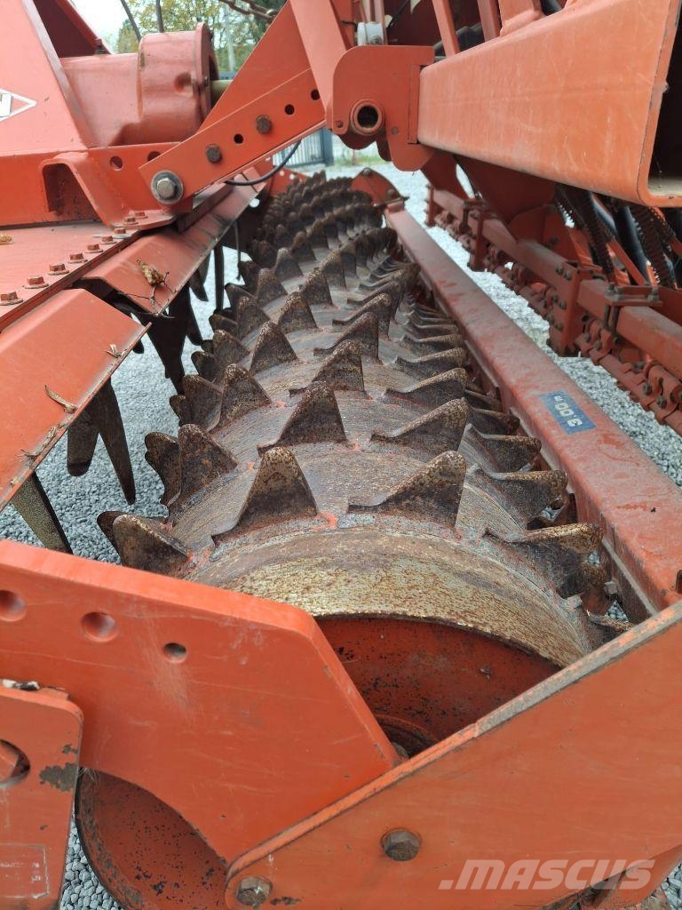 Kuhn HR 302 d Zaaicombinaties