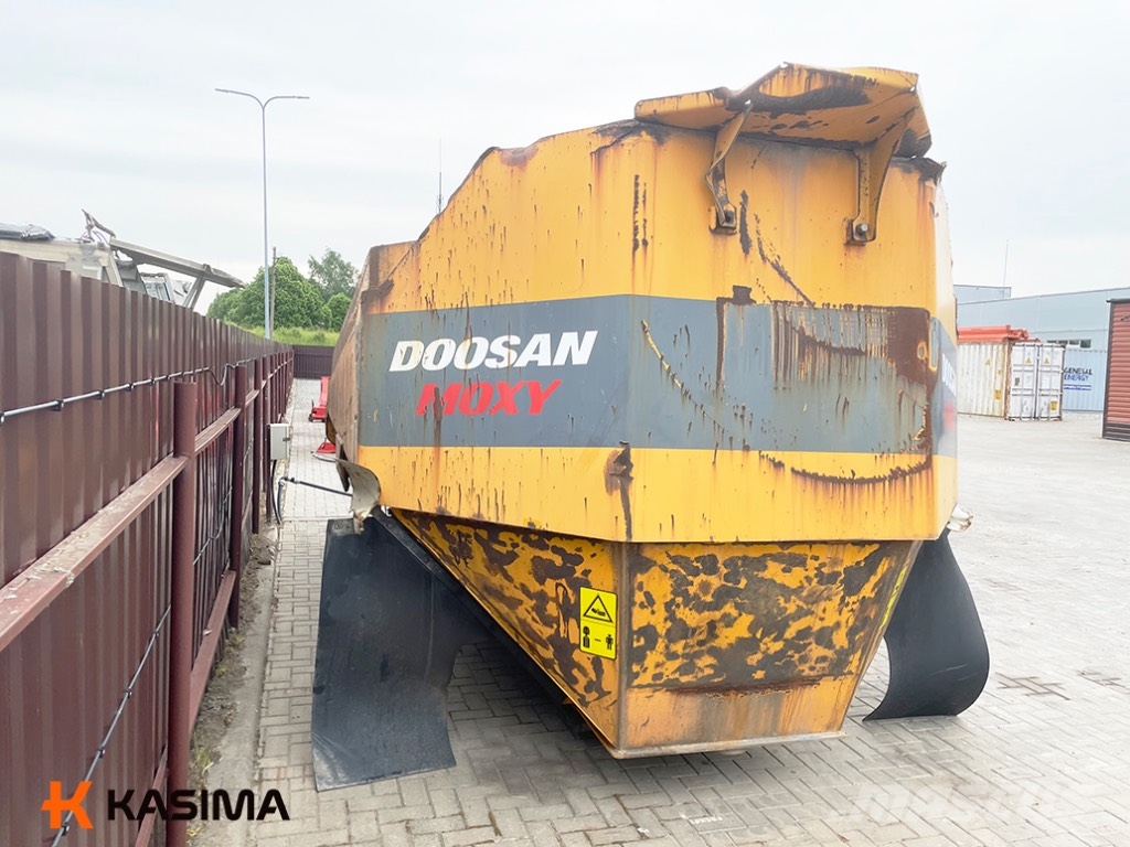 Moxy MT31 body Tracks, chains and undercarriage