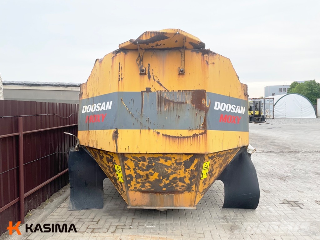 Moxy MT31 body Tracks, chains and undercarriage
