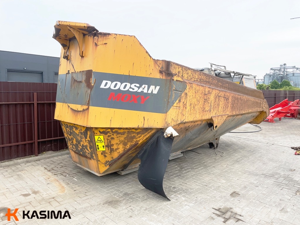 Moxy MT31 body Tracks, chains and undercarriage