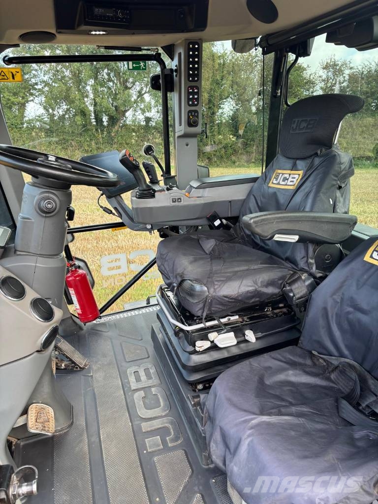 JCB Fastrac 4220 Traktoren