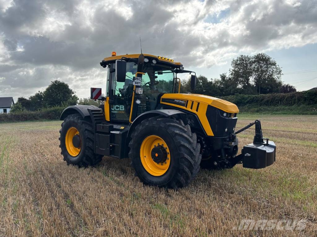 JCB Fastrac 4220 Traktoren