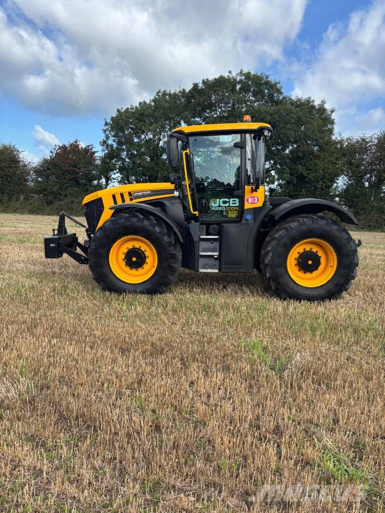 JCB Fastrac 4220 Traktoren