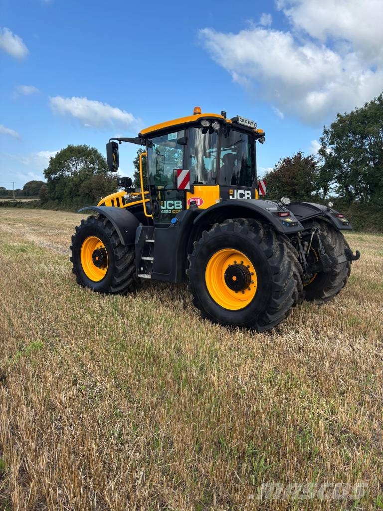 JCB Fastrac 4220 Traktoren