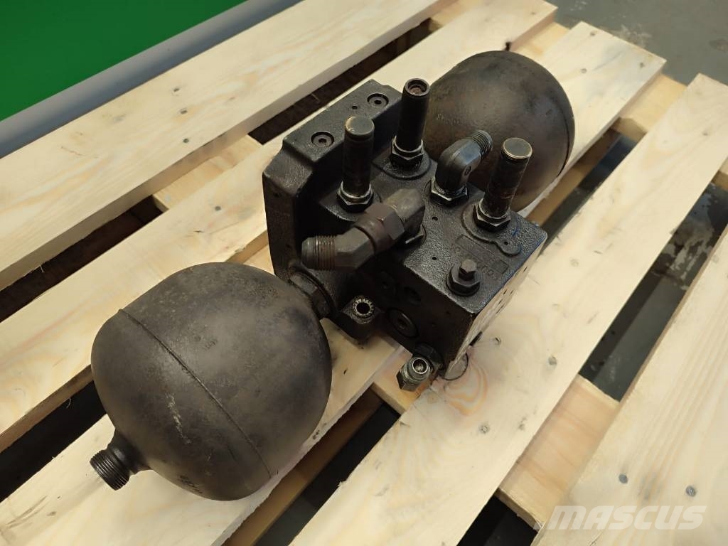 CLAAS Arion 640 Hydraulic distributor for front axle sho Hidraulika