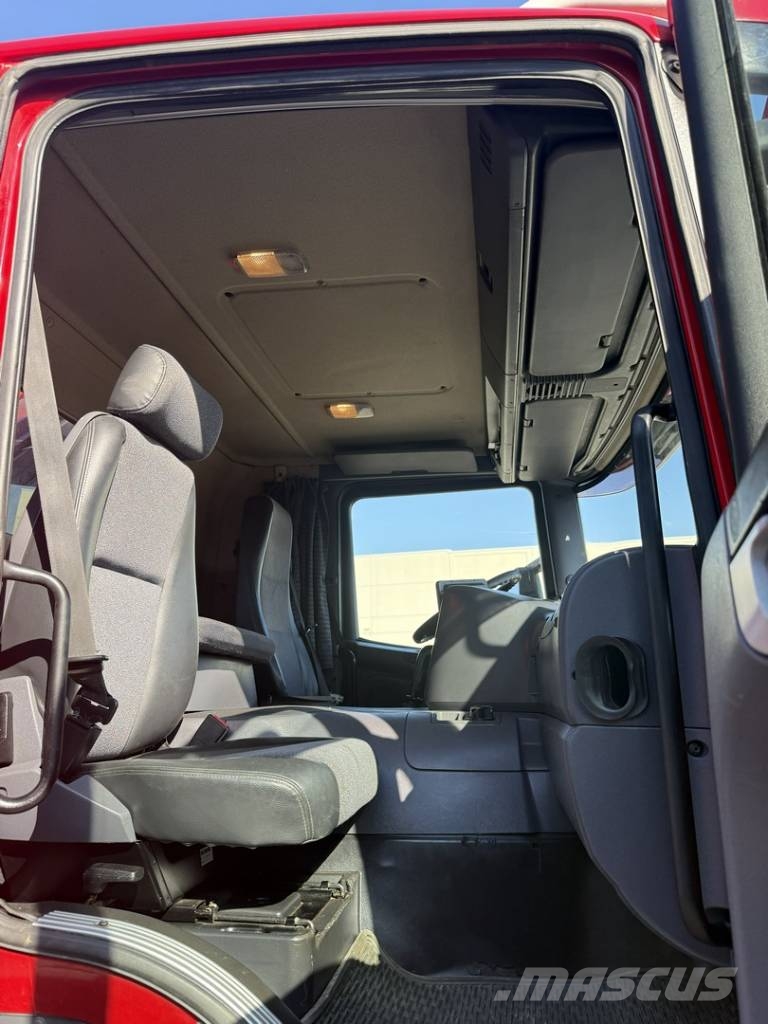Scania P 310 起重车