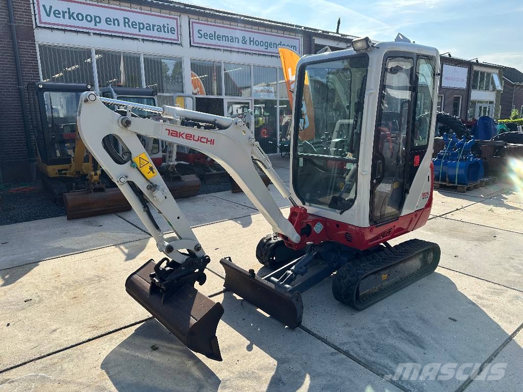 Takeuchi TB 216 A     gereserveerd Miniexcavadoras
