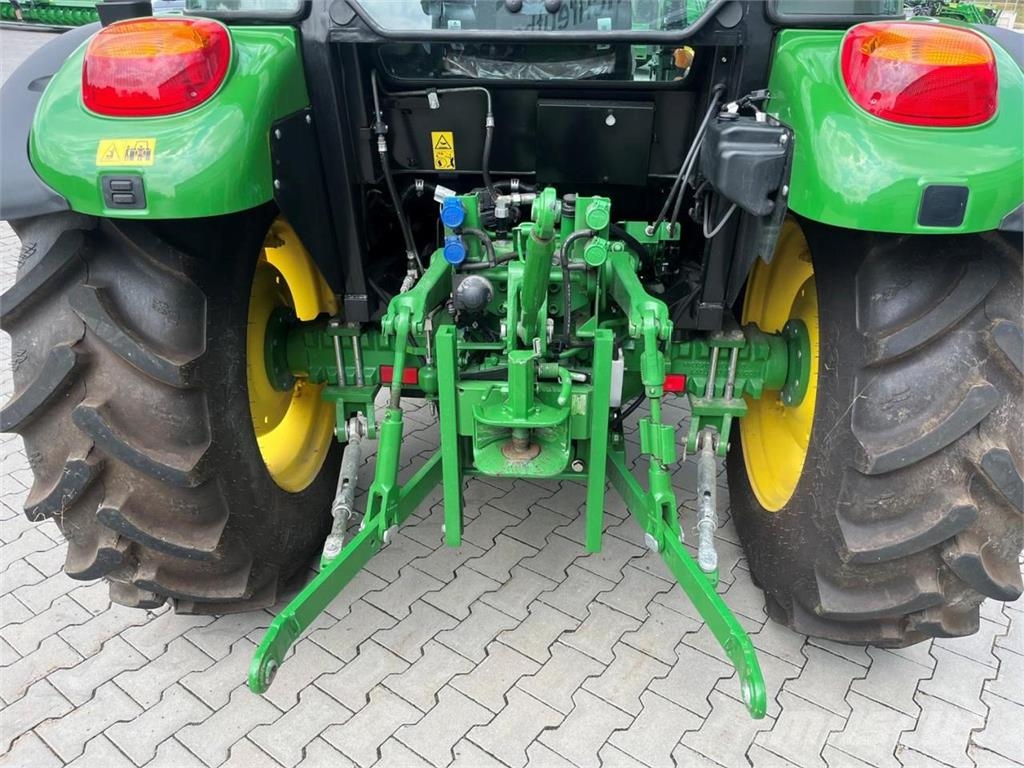 John Deere 5067E Tractors