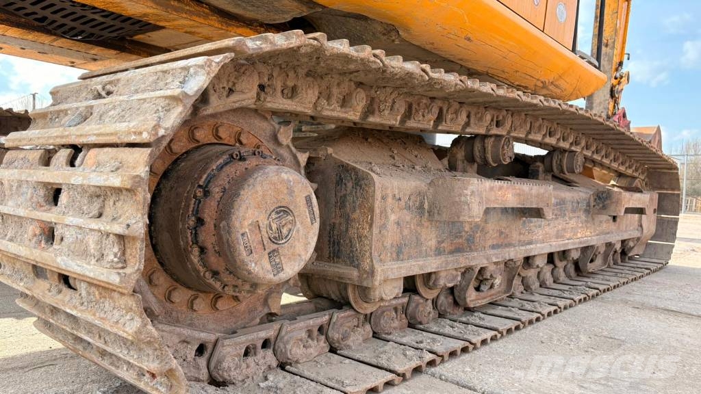 JCB JS 220 LC T4F حفارات زحافة