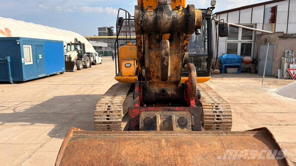 JCB JS 220 LC T4F حفارات زحافة