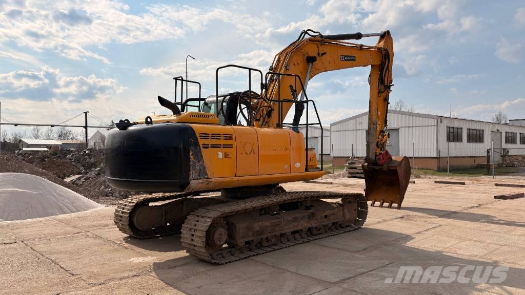 JCB JS 220 LC T4F حفارات زحافة