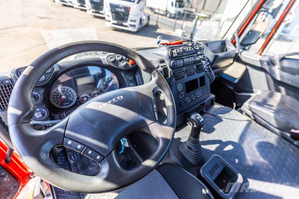 Iveco STRALYS 300 + MULTI BENNE AJK Camiones con gancho