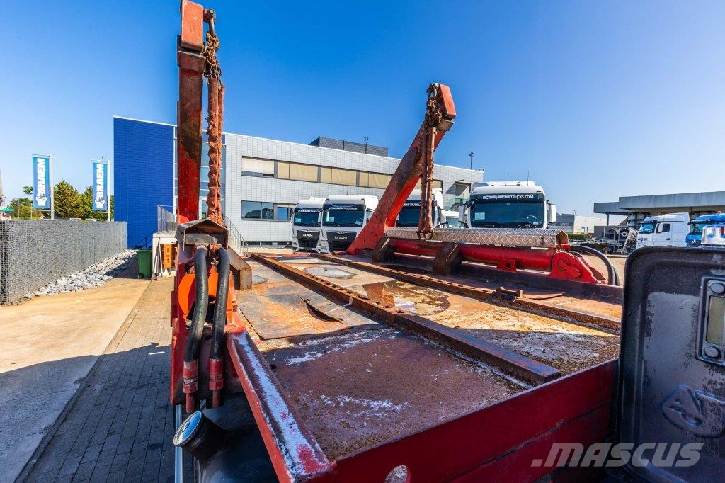 Iveco STRALYS 300 + MULTI BENNE AJK Camiones con gancho