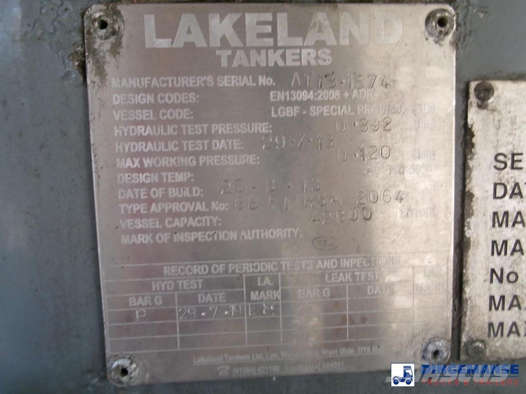 Lakeland Fuel tank alu 42.8 m3 / 6 comp + pump Напівпричепи-автоцистерни