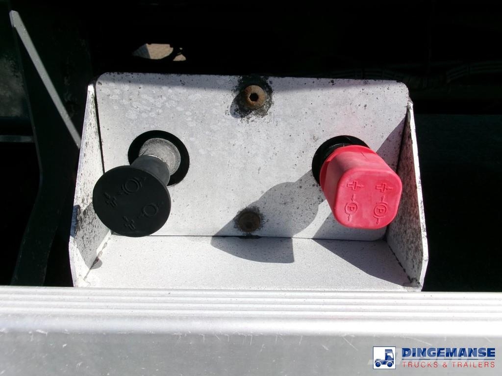 Lakeland Fuel tank alu 42.8 m3 / 6 comp + pump Напівпричепи-автоцистерни