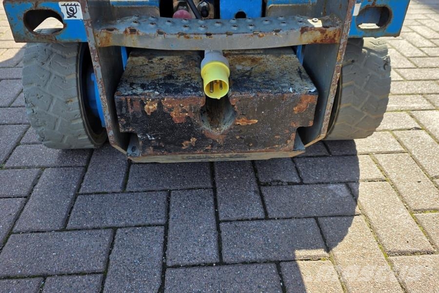 Genie GS1932 Electric, Working Height 7.8 m, 227kg Capac 가위형 리프트