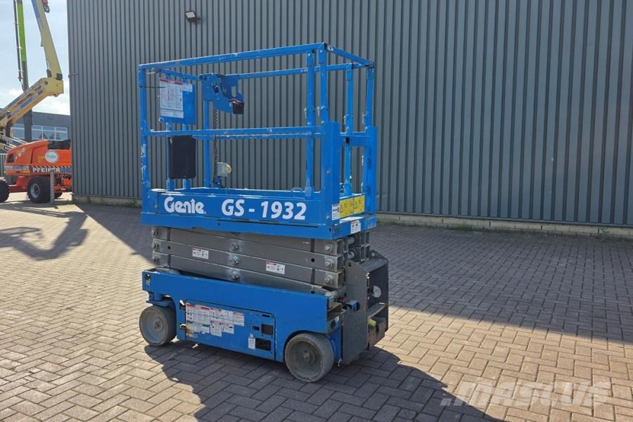Genie GS1932 Electric, Working Height 7.8 m, 227kg Capac 가위형 리프트