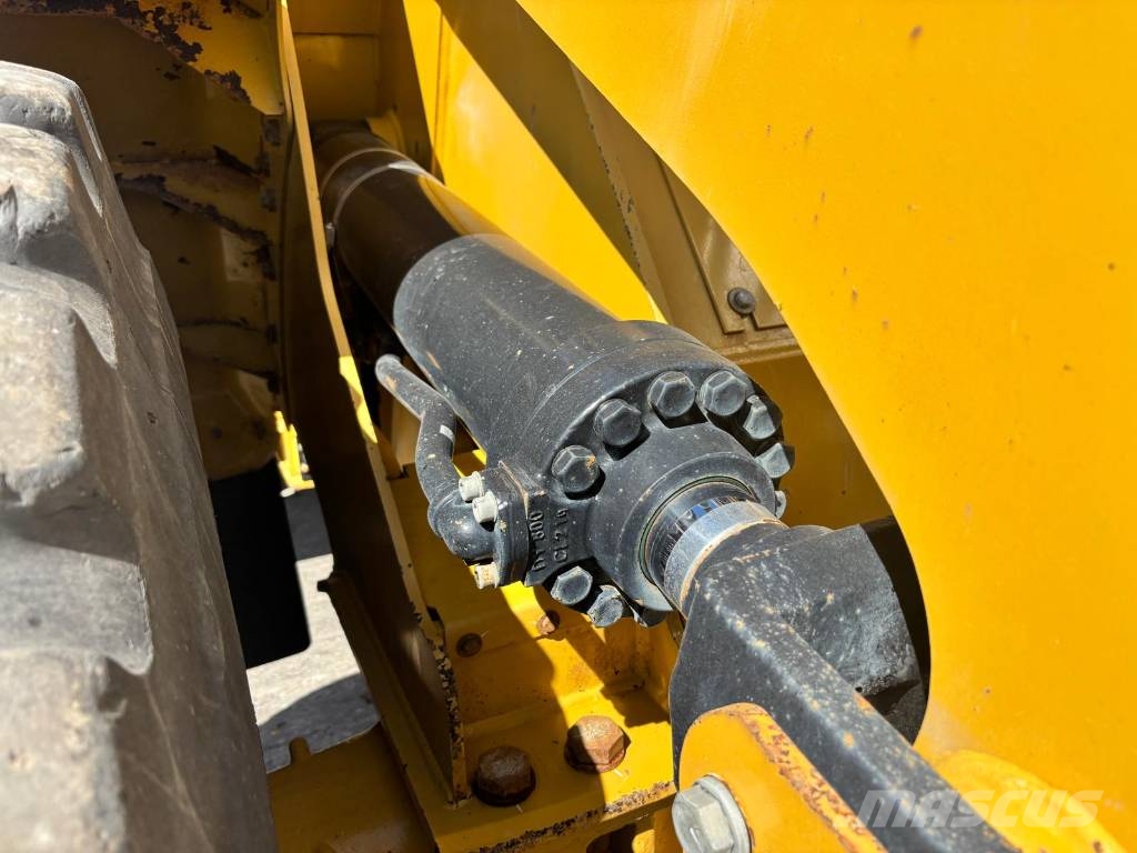 CAT 950 GC Pale gommate