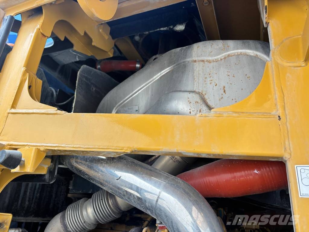 CAT 950 GC Pale gommate
