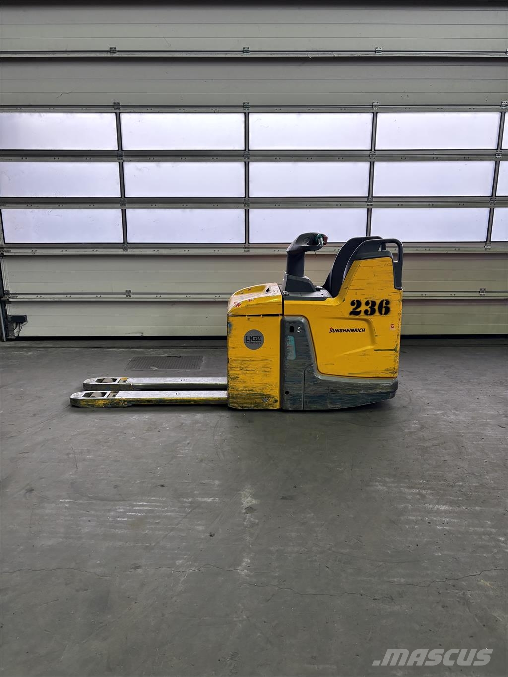 Jungheinrich ERE 225 Li-lon Deichselstapler