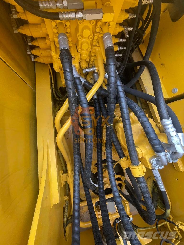 Komatsu PC 200 8N Bagri goseničarji