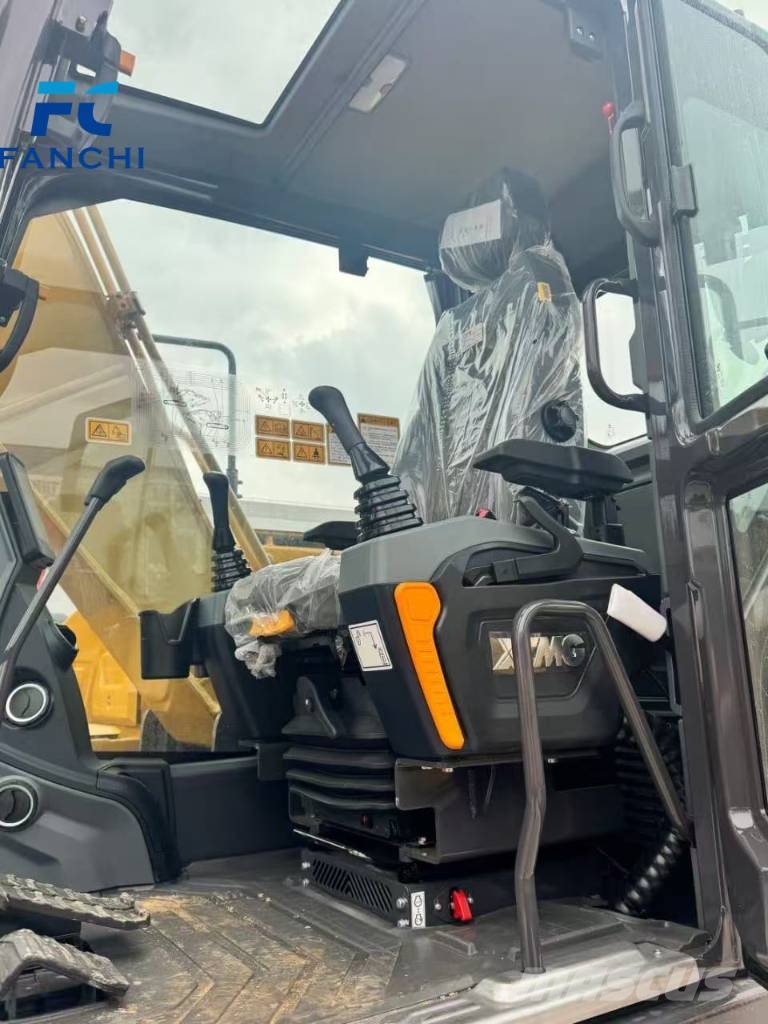 XCMG XE 135 GA 履带挖掘机