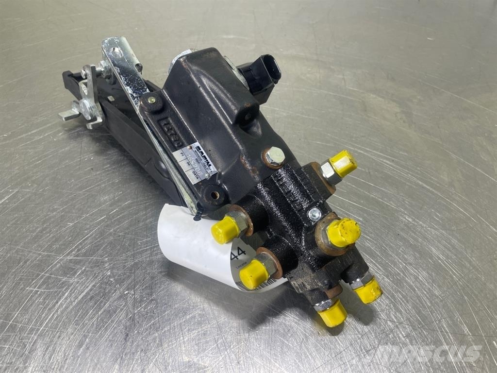 Mecalac 12MTX-5360657-Brake valve/Bremsventile/Remventiel Гидравлическая система